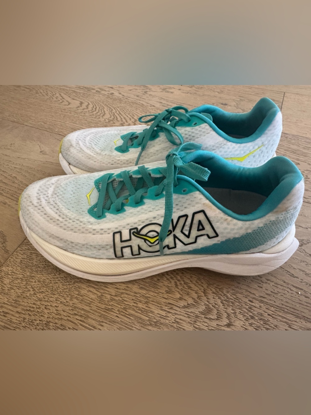 HOKA Women's Mach X Carbon Plated Shoe Size 9 B
